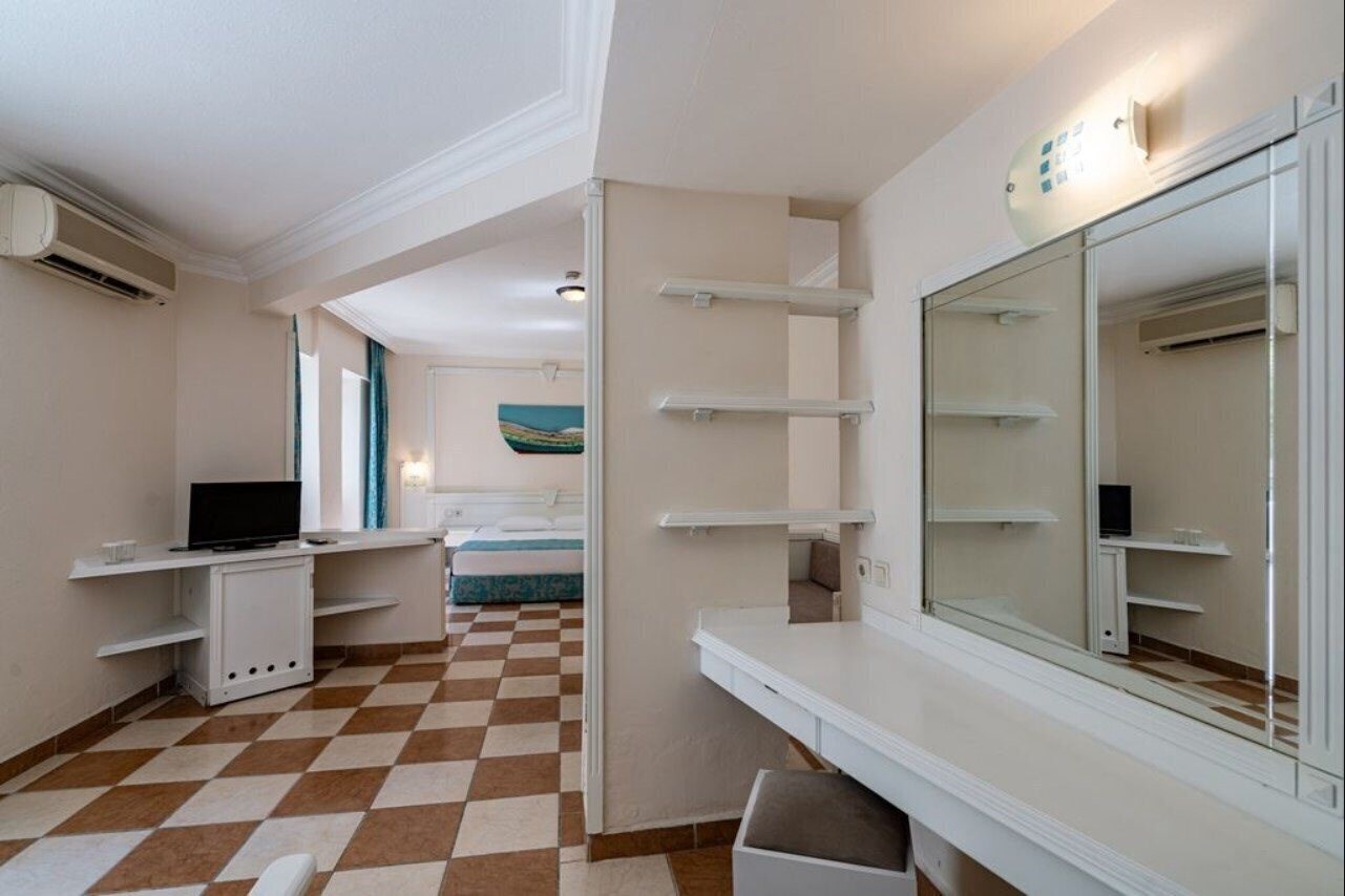 Апартаменты The Garden Beach Hotel (ex. Ganita Garden Suite) 5*